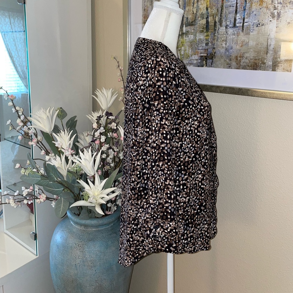 Beautiful blouse - Picture 9 of 9